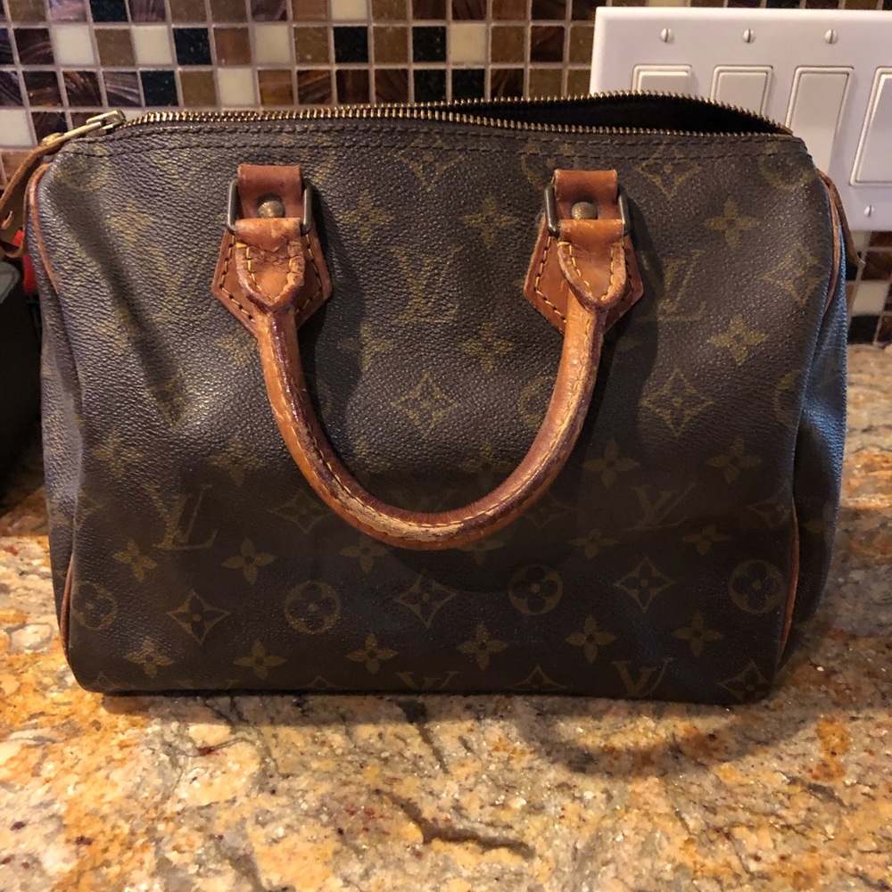 Louis Vuitton Speedy 25